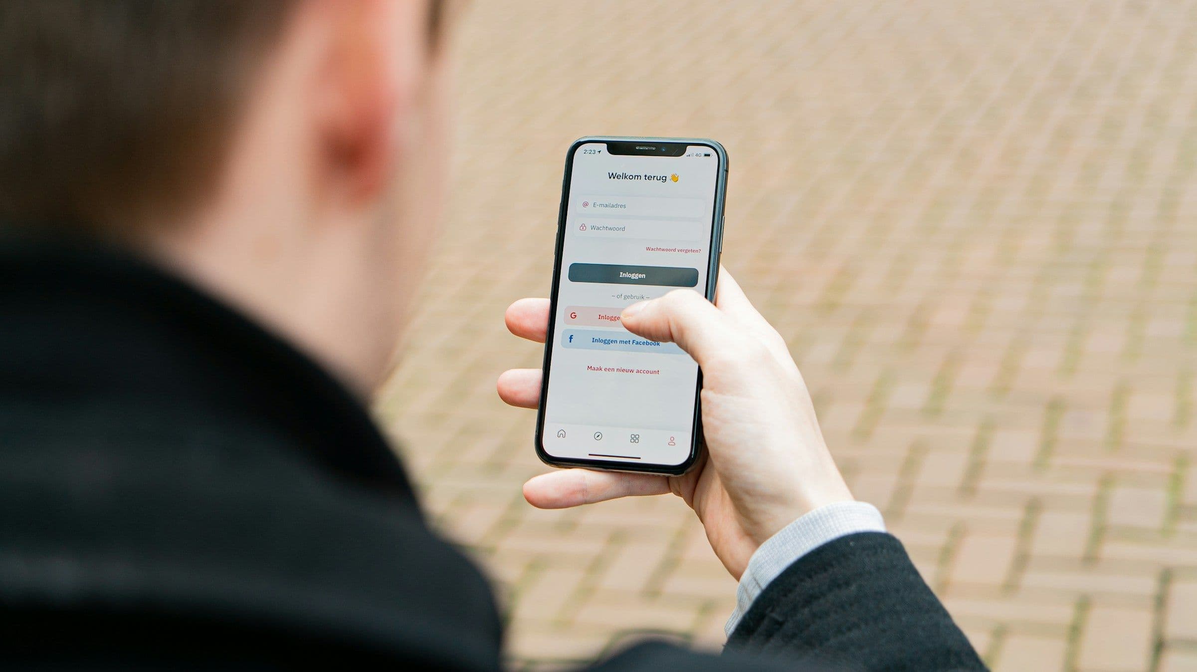 man using an app - Heptabase Alternative