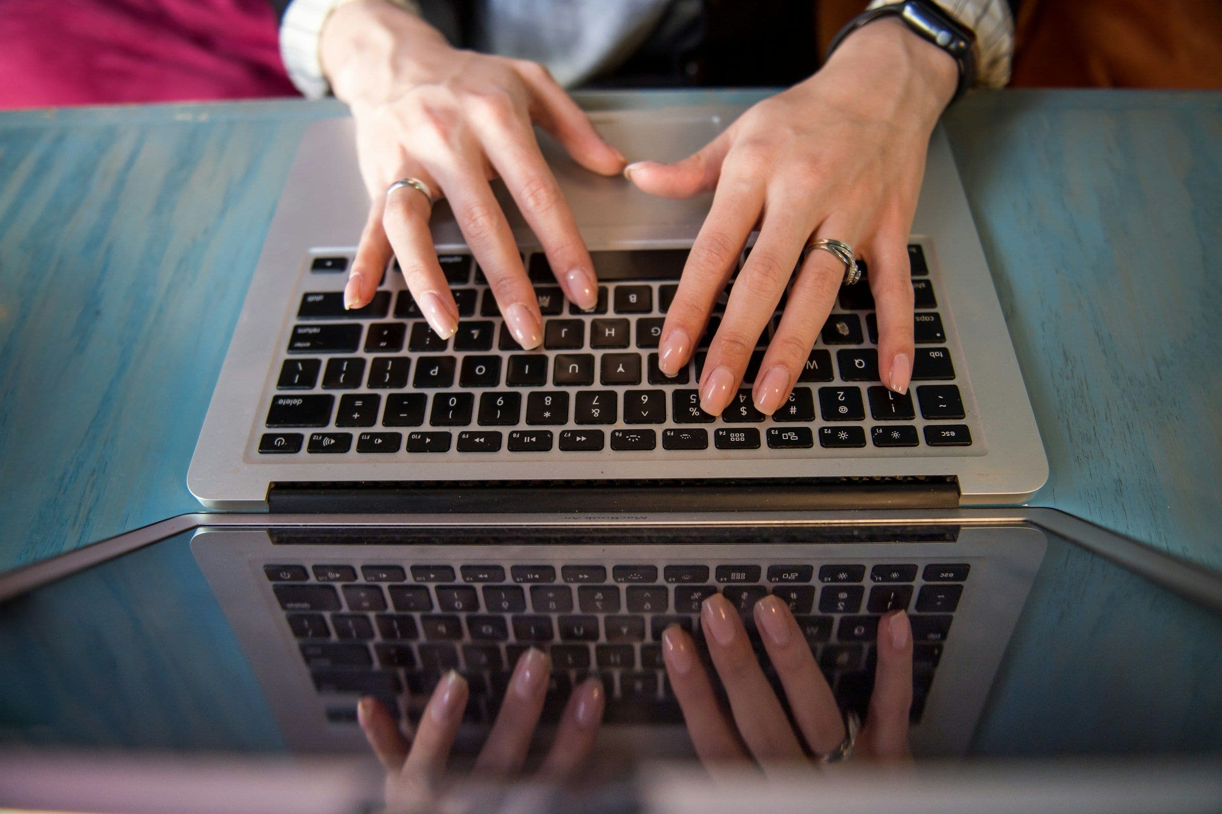 woman on laptop - Obsidian Alternatives