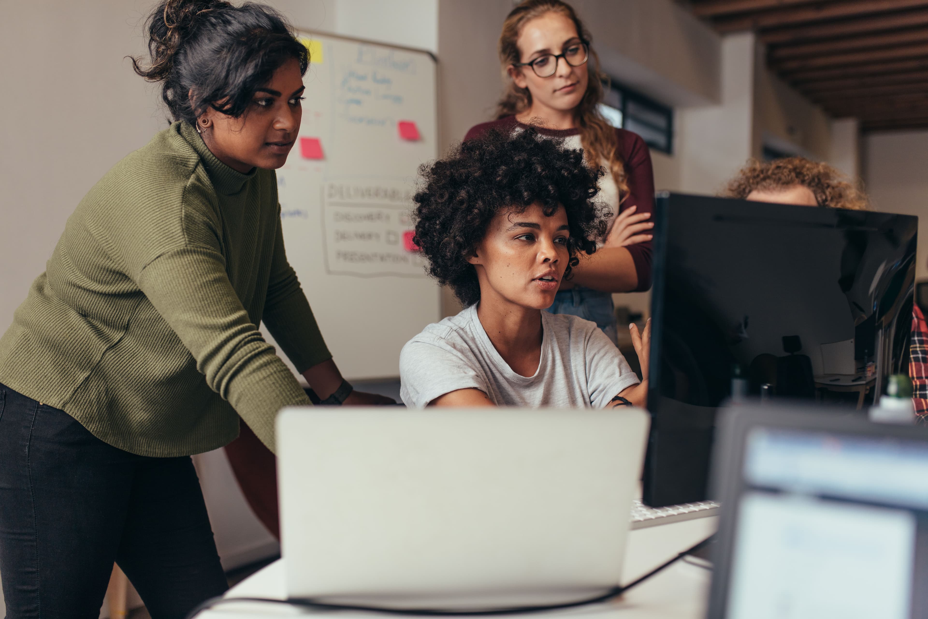 office environment - AI Tools for Journalists